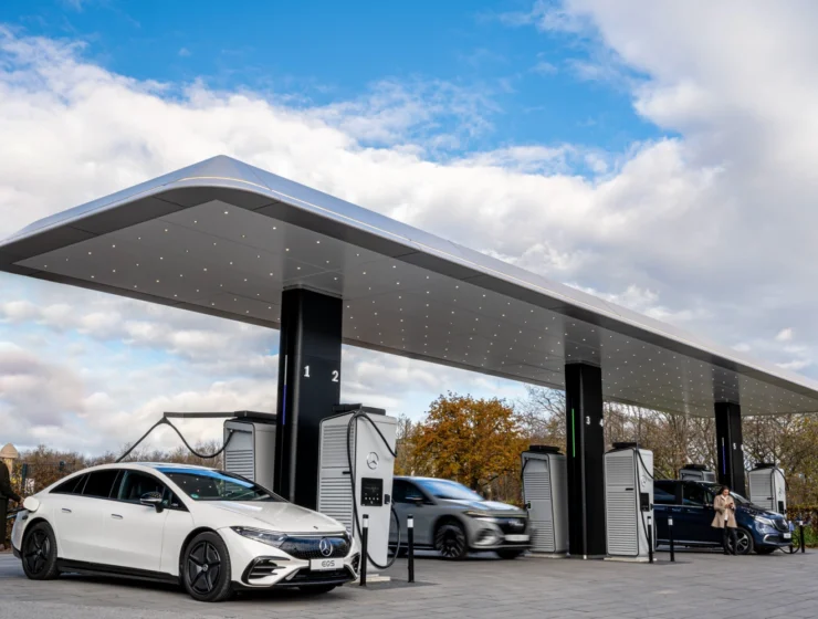 Mercedes-Benz eröffnet Schnellladestation in Mannheim mit 300kw